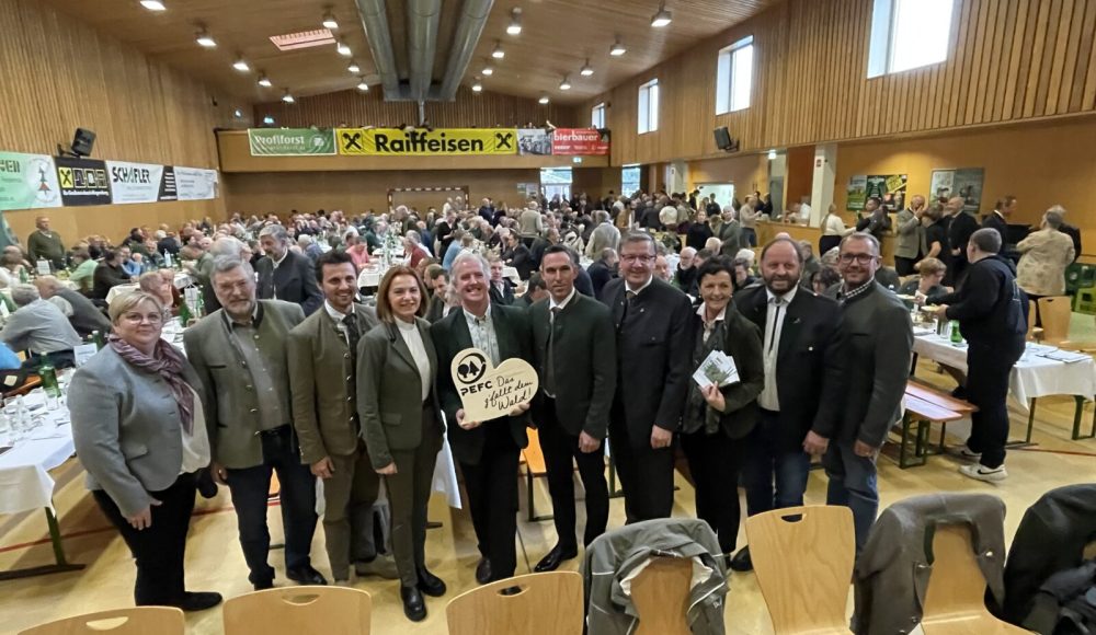 Hochrangige Ehrengäste, wie Landesrätin Simone Schmiedtbauer, Matthias Granitzer (Obmann Waldverband Österreich) oder Andreas Steinegger, Präsident der Landwirtschaftskammer Steiermark